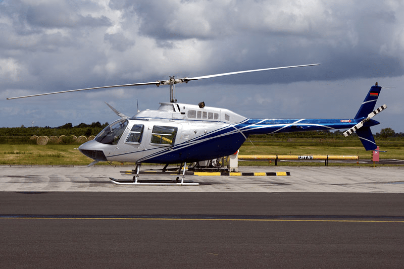Elicopter de închiriat Bell 206 B3